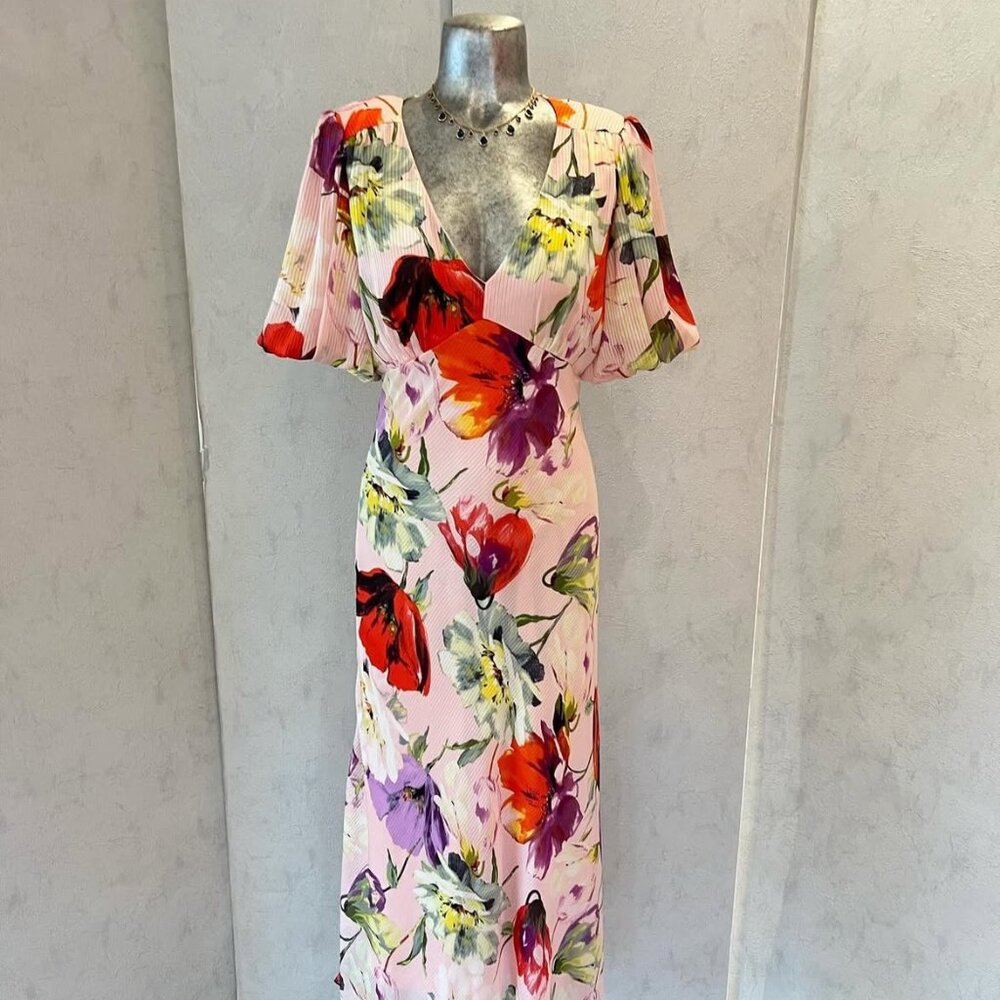 💚 Taylor Short Sleeve Chiffon V-Neck Floral Print Midi Dress